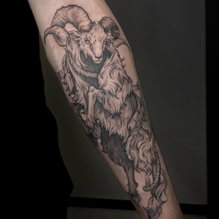 Negro Gráfico tatuaje en Antebrazo #96326 | Tattoo Artist BACKSTAGE TATTOO