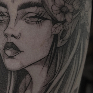 Femenino Negro y Gris Gráfico tatuaje en Hombro #96875 | Tattoo Artist Dariya Salmanova