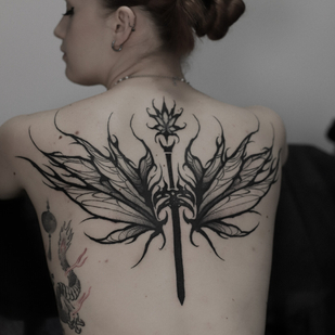 Femenino Negro Blackwork tatuaje en Espalda #97445 | Tattoo Artist Valentin Markgraf