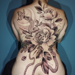 Femenino Negro Linework tatuaje en Espalda #97555 | Tattoo Artist Javier Camargo