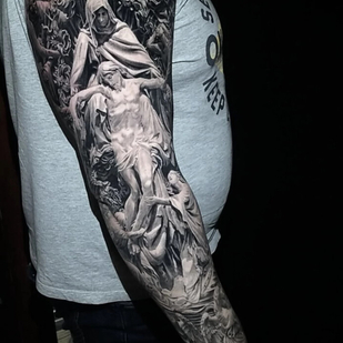 Masculino Negro y Gris Realismo tatuaje en Manga #97744 | Tattoo Artist Roman Krylov