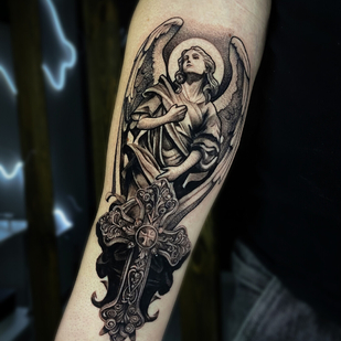 Masculino Negro Gráfico tatuaje en Antebrazo #99344 | Tattoo Artist Artem Arion