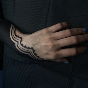 Femenino Negro Blackwork tatuaje en Antebrazo #100560 | Tattoo Artist Yavorskaya Anastasiya