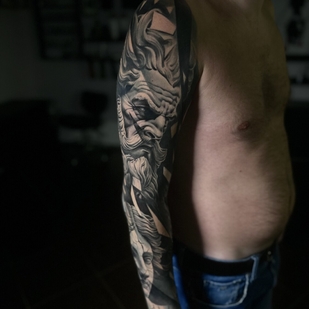 Masculino Negro y Gris Realismo tatuaje en Manga #99963 | Tattoo Artist Aleksandr Lysov