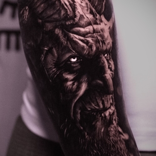 Negro y Gris Realismo tatuaje #101068 | Tattoo Artist Pavel Kostyuk