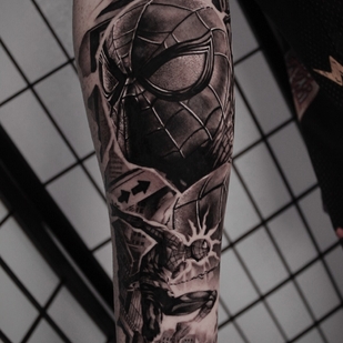 Negro y Gris Realismo tatuaje #101085 | Tattoo Artist Pavel Kostyuk