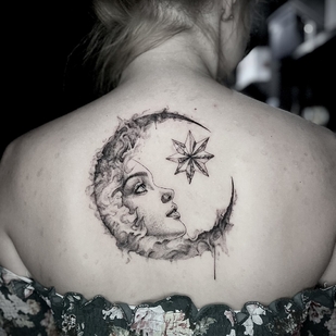 Femenino Negro y Gris Surrealismo tatuaje en Espalda #101126 | Tattoo Artist Mariya Rodchin