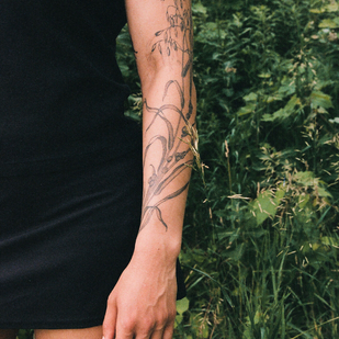 Femenino Negro  tatuaje en Antebrazo #101577 | Tattoo Artist Maayan Ben Porat