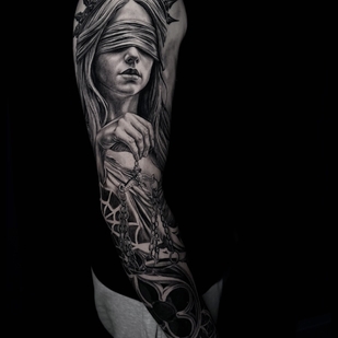 Masculino Negro y Gris Realismo tatuaje en Manga #102640 | Tattoo Artist Anastasia Kiseleva