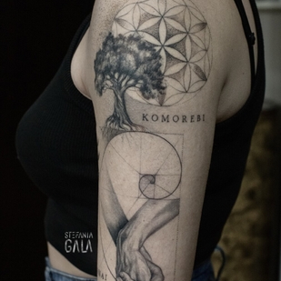 Femenino Negro y Gris Fineline tatuaje en Manga #103278 | Tattoo Artist Stefania Gala