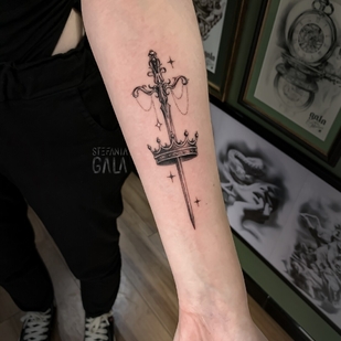 Femenino Negro y Gris Fineline tatuaje en Antebrazo #103281 | Tattoo Artist Stefania Gala