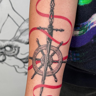 Femenino Negro y Gris Gráfico tatuaje en Antebrazo #103539 | Tattoo Artist Roman Brumel