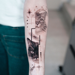 Femenino Negro y Gris Microrealismo tatuaje en Antebrazo #94179 | Tattoo Artist Kirill Antique