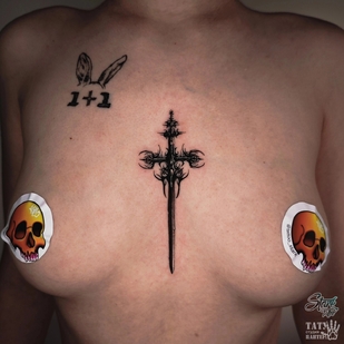 Femenino Negro Gráfico tatuaje en Pecho #94889 | Tattoo Artist Yaroslav Stark