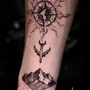 Negro Microrealismo tatuaje #101684 | Tattoo Artist Claudia Fedorovici