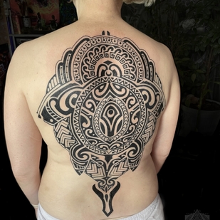 Femenino Negro Polinesio tatuaje en Espalda #95176 | Tattoo Artist Ioann Leo ( LEO-VAN )