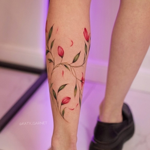 Femenino Color  tatuaje en Espinilla #96524 | Tattoo Artist Ekaterina Garnet / Katy Garnet