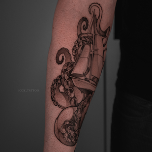 Masculino Negro Gráfico tatuaje en Antebrazo #91911 | Tattoo Artist Igor Hacayuk