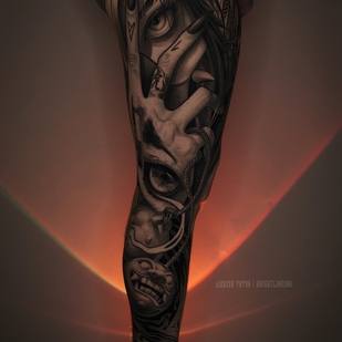 Masculino Negro y Gris Realismo tatuaje en Pierna #92819 | Tattoo Artist Aleksey Titov