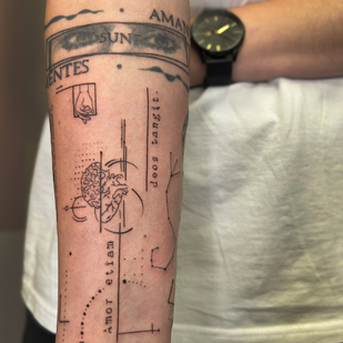 Femenino Negro y Gris Fineline tatuaje #99487 | Tattoo Artist Valeriya Ranio