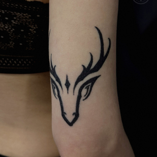 Femenino Negro Ornamental tatuaje #102897 | Tattoo Artist Tigran | Re1st.Ink