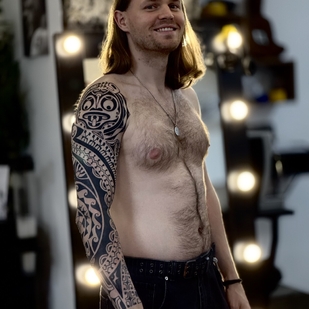 Negro  tatuaje #100967 | Tattoo Artist Maxim Parhomenko