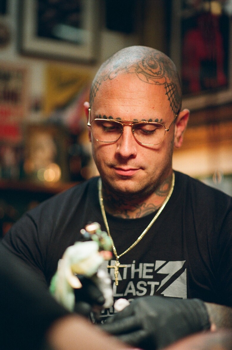 Tatoueur Tom Lortie — La Panthère noire et la tradition moderne du Québec