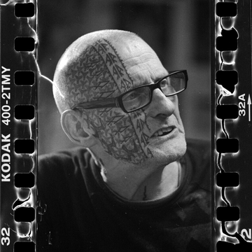 Au-delà de l'aiguille : Une histoire photographique de Jamie Goldberg