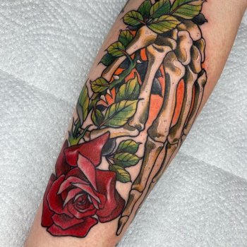 Artiste tatoueur Sandor Haraszti