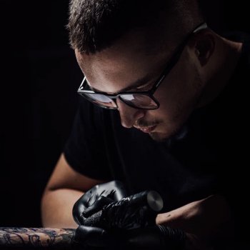 Artiste tatoueur Сергей Кривов