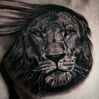 Artiste tatoueur Jacob DeNoyer