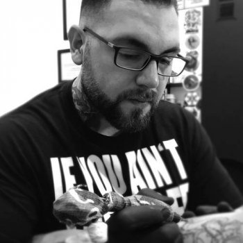 Artiste tatoueur Carlos Fabra