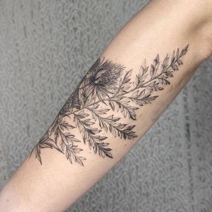 tatouage #47062 | Artiste tatoueur Lyria Flora la moon
