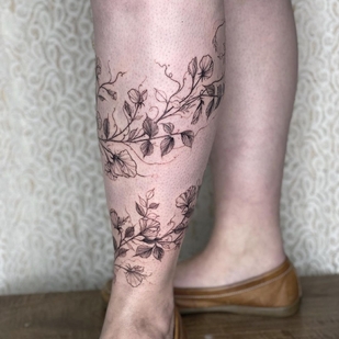 tatouage #47063 | Artiste tatoueur Lyria Flora la moon
