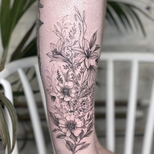 tatouage #47080 | Artiste tatoueur Lyria Flora la moon
