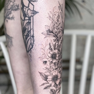tatouage #47083 | Artiste tatoueur Lyria Flora la moon