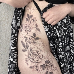 tatouage #47072 | Artiste tatoueur Lyria Flora la moon