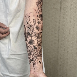tatouage #47067 | Artiste tatoueur Lyria Flora la moon