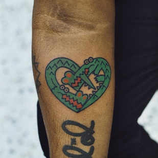 tatouage #47097 | Artiste tatoueur Huh Loves You