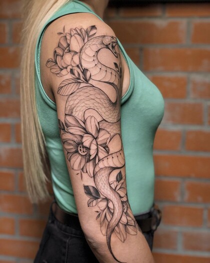 Idées de Tatouage # Artiste tatoueur sveta_blackbird