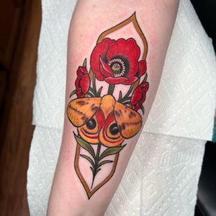 Femme Couleur Néo-traditionnel tatouage sur Avant-bras #63707 | Artiste tatoueur Sara Bell