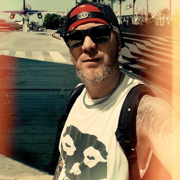 Artiste tatoueur Andrey Antraks