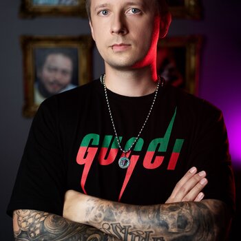 Artiste tatoueur Yury Timko