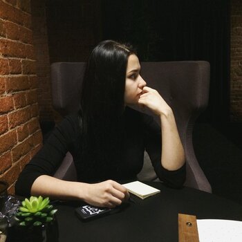 Artiste tatoueur Arina Ingolycheva