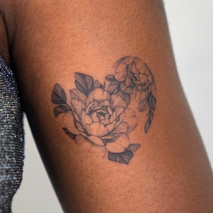 Femme Noir Botanique tatouage sur Avant-bras #51605 | Artiste tatoueur Zee
