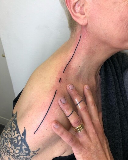 Idées de Tatouage # Artiste tatoueur crooked_gun