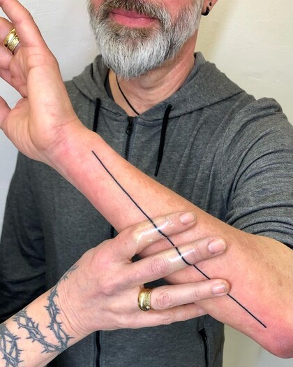 Idées de Tatouage # Artiste tatoueur crooked_gun