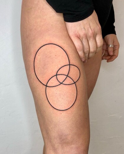 Idées de Tatouage # Artiste tatoueur crooked_gun