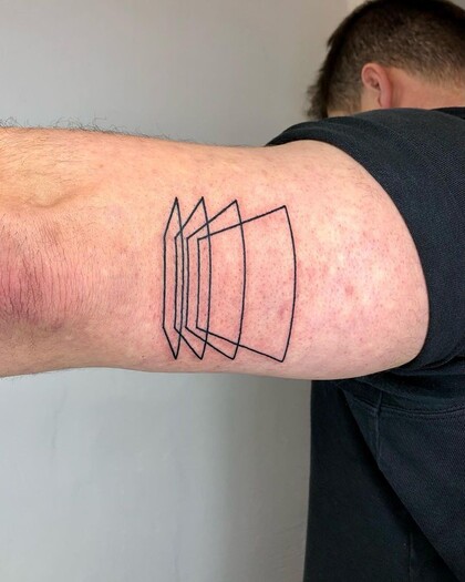 Idées de Tatouage # Artiste tatoueur crooked_gun