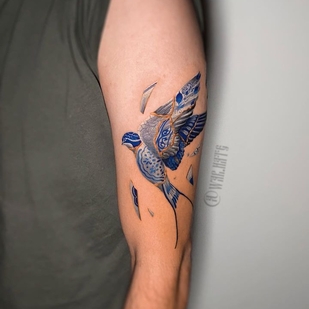 Homme Couleur Micro-réalisme tatouage sur Épaule #64895 | Artiste tatoueur Kirill Antique